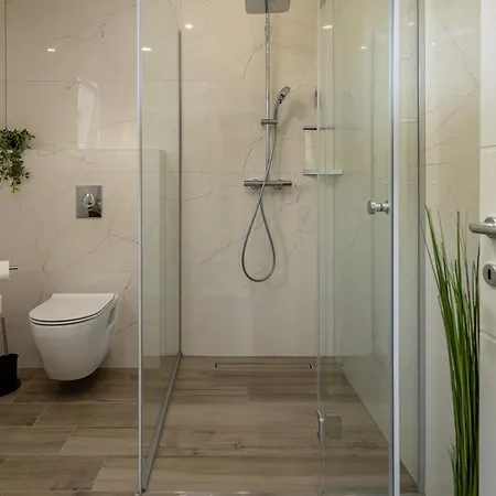 Villa Royal Stone With Pool, 350m From Jezera