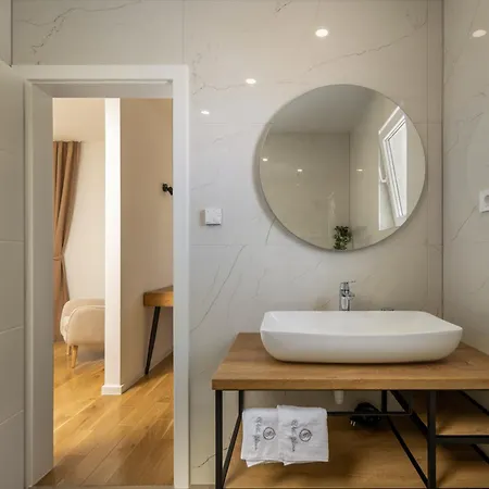 Royal Stone With Pool, 350m From *