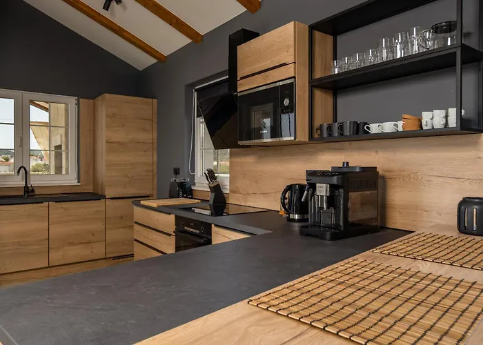 Royal Stone With Pool, 350m From Villa *