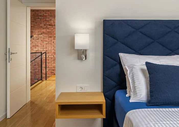 Royal Stone With Pool, 350m From Villa Jezera