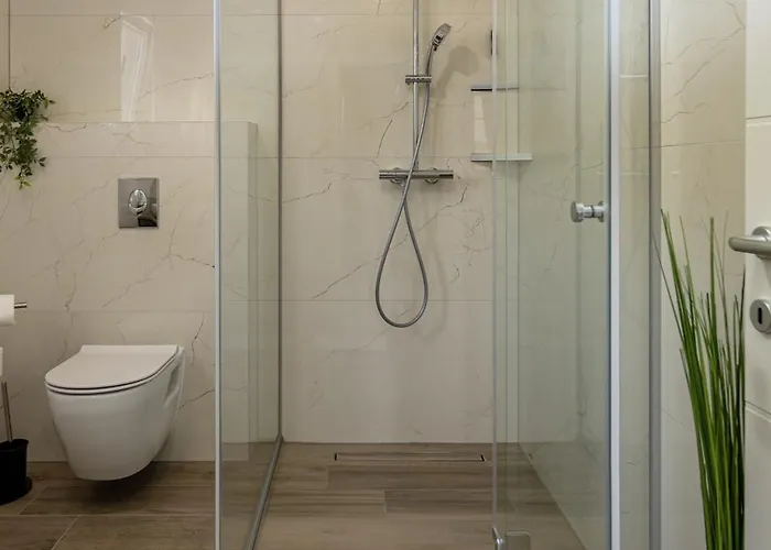 Villa Royal Stone With Pool, 350m From Jezera