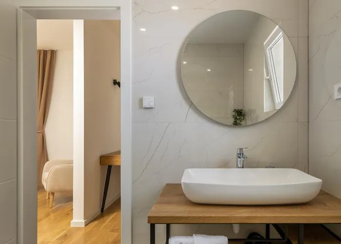 Royal Stone With Pool, 350m From *